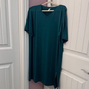 Chic Teal V-Neck Midi Dress